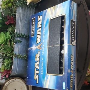 Parker Brothers Star Wars Episode II: Attack of The Clones 2003 Chess Set